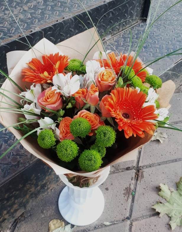 Букет цветов из: Герберы, Хризантемы, Альстромерии и Розы в Отрадном Самарская область