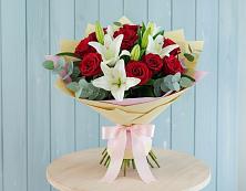 Букет цветов из:  Лилии и Розы в Отрадном Самарская область