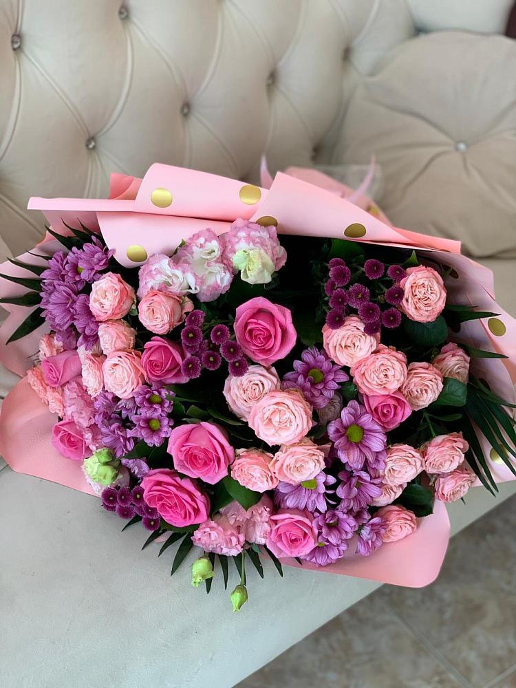 Букет цветов из: Хризантемы, Розы и Лизиантусы в Отрадном Самарская область