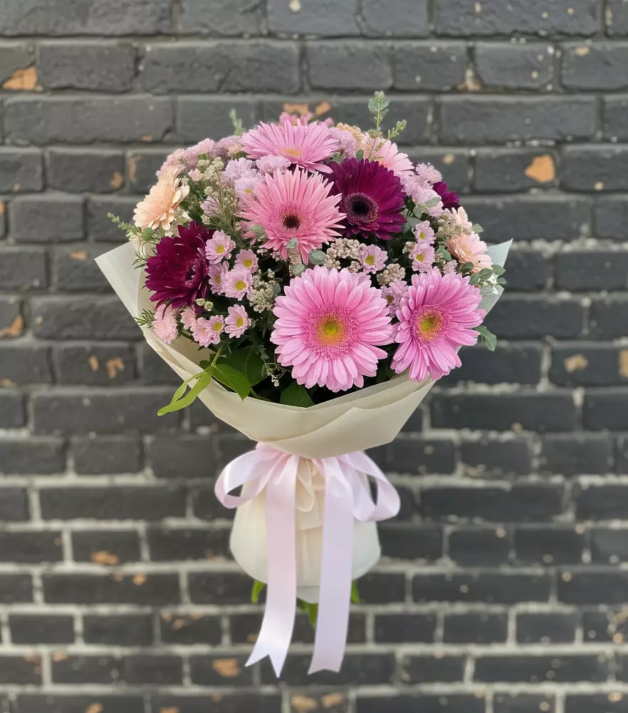 Букет цветов из: Герберы и Хризантемы в Отрадном Самарская область