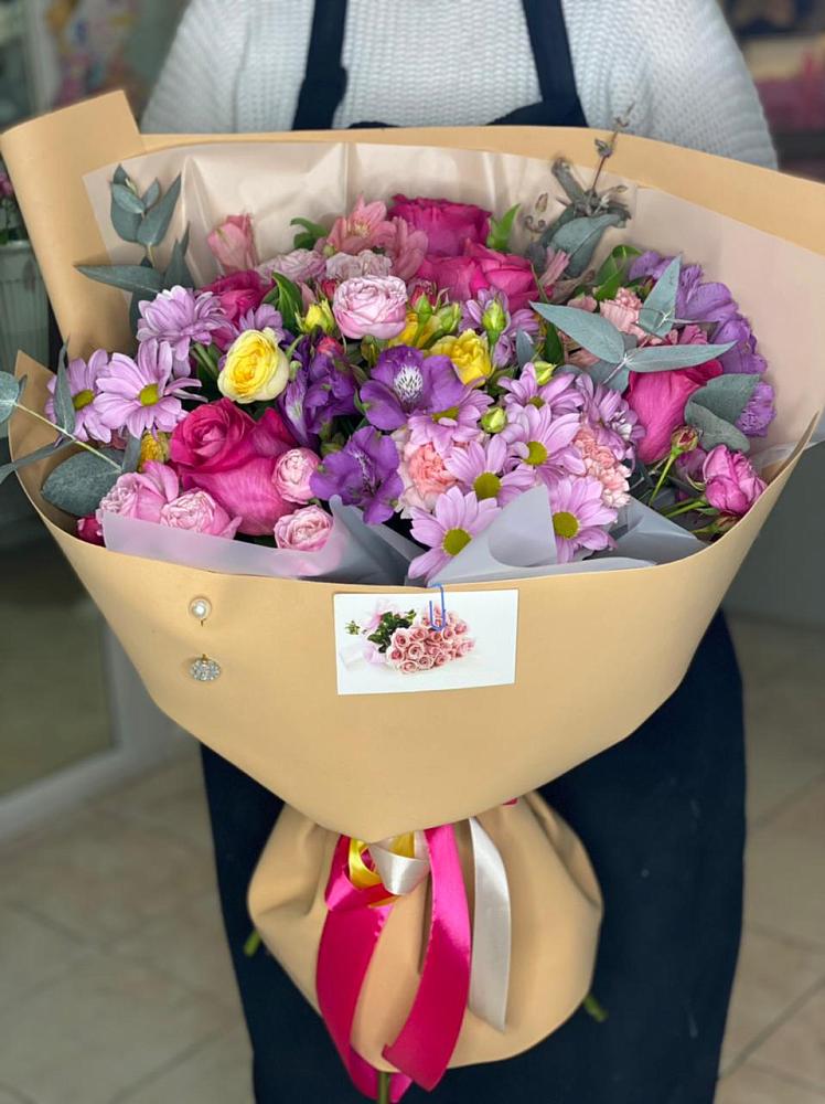 Букет цветов из: Хризантемы, Гвоздики и Альстромерии в Отрадном Самарская область