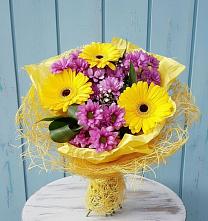 Букет цветов из:  Хризантемы и Герберы в Отрадном Самарская область