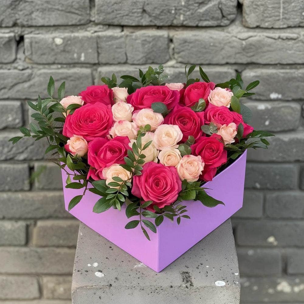 Цветочная композиция из Розы в коробке в Отрадном Самарская область