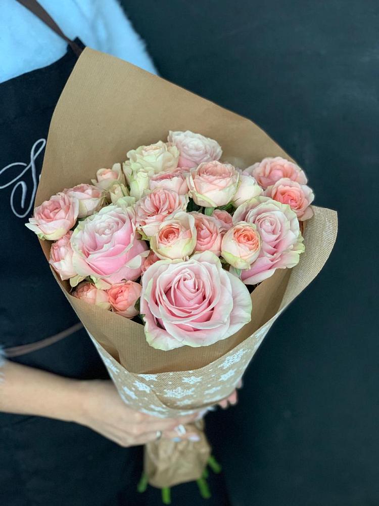 Букет цветов из: Хризантемы и Розы в Отрадном Самарская область