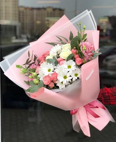 Букет цветов из: Розы, Лизиантусы и Хризантемы в Отрадном Самарская область