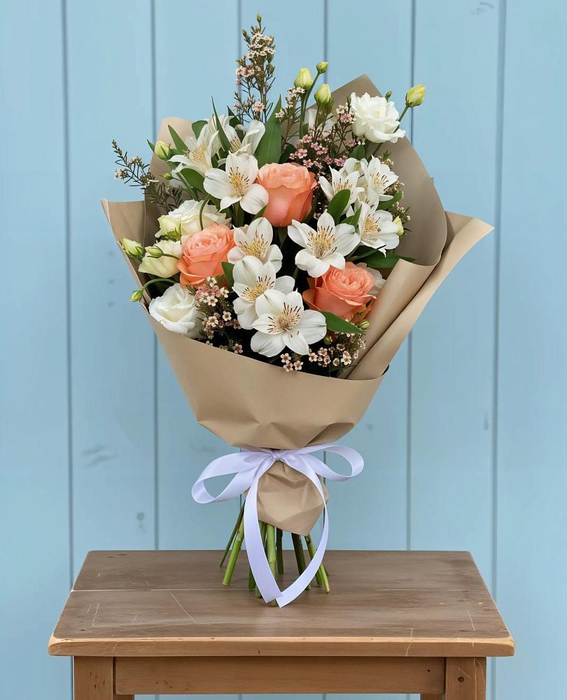 Букет цветов из: Альстромерии, Лизиантусы, Розы и Хризантемы в Отрадном Самарская область