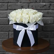 Цветочная композиция из Розы в шляпной коробке в Отрадном Самарская область